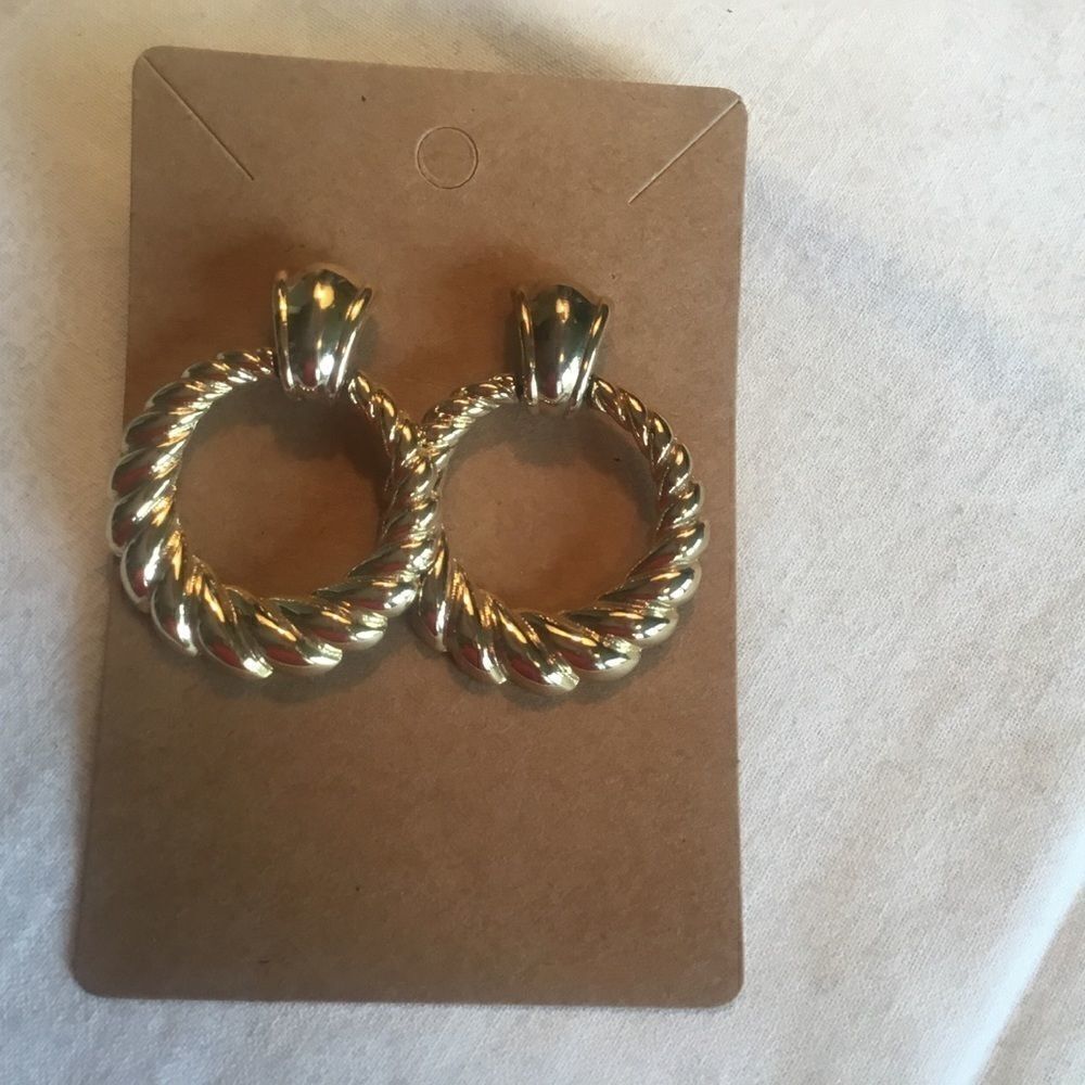 $10 ea or 3/$20. Goldtone Door Knocker Earring - Picture 9 of 9